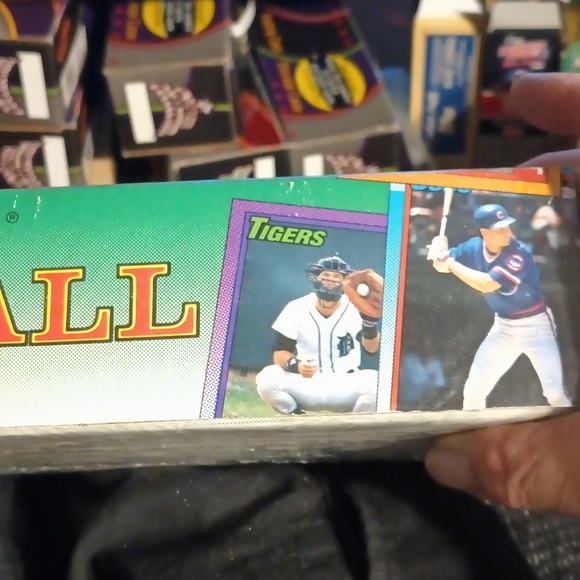 Topps 1990 baseball card factory sealed set brand new shirked wrapped in the box - Picture 6 of 10